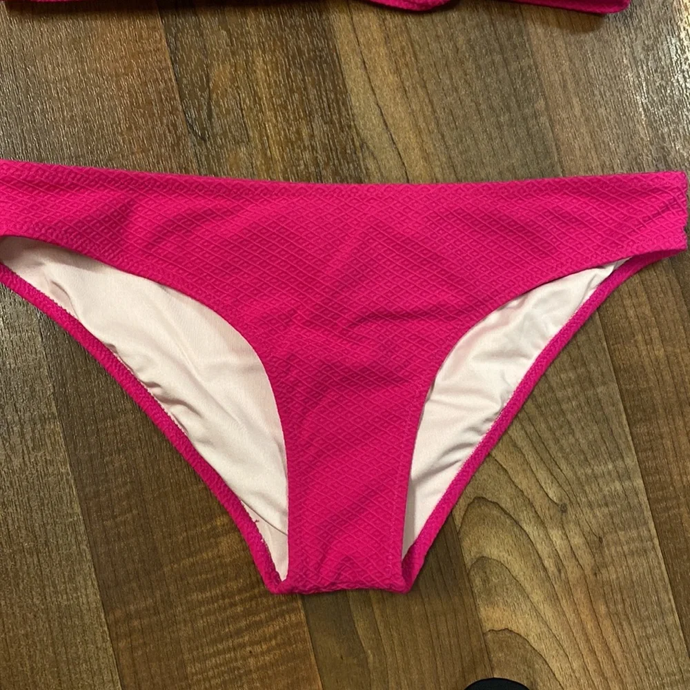 Pink Bikini - Picture 3 of 5